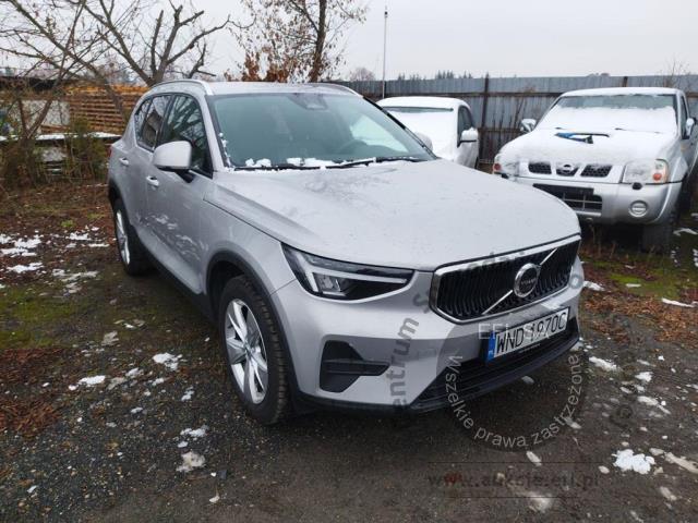 5 - Volvo  XC40 B3 Core aut 2022r. WND1970C Pojazd znajduje się w firmie ARCTOS GROUP sp. z o.o. Al. Krakowska 7, 02-183 Warszawa
