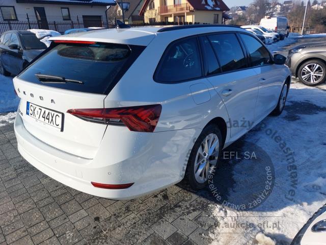 5 - Skoda Octavia 2.0 TDI Ambition DSG 2022r. SK744XC Pojazd znajduje się w firmie AACAR sp. z o.o. Jawornik 90, 32-400 Myślenice