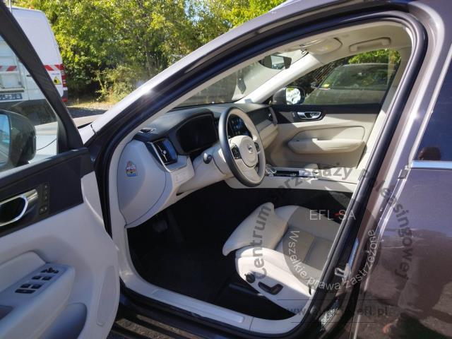 8 - Volvo XC60 B4 D AWD Inscription aut 2021r. WW459SY UWAGA!! Pojazd znajduje się w firmie Arctos Sp. z o.o. Warszawa, Al. Krakowska 7, 02-183 Warszawa