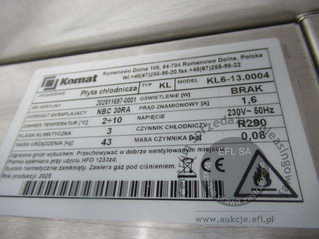 8 - Płyta chłodnicza KOMAT model KL6-13.0004 + Nadstawka z szybą giętą KOMAT KNP-03
