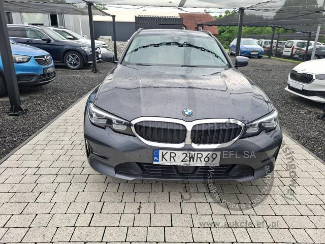 2 - BMW  Seria 3 2021r. KR2WR69 Pojazd znajduje się w firmie AACAR sp. z o.o. Kasztanowa 5, 32-400 Jawornik