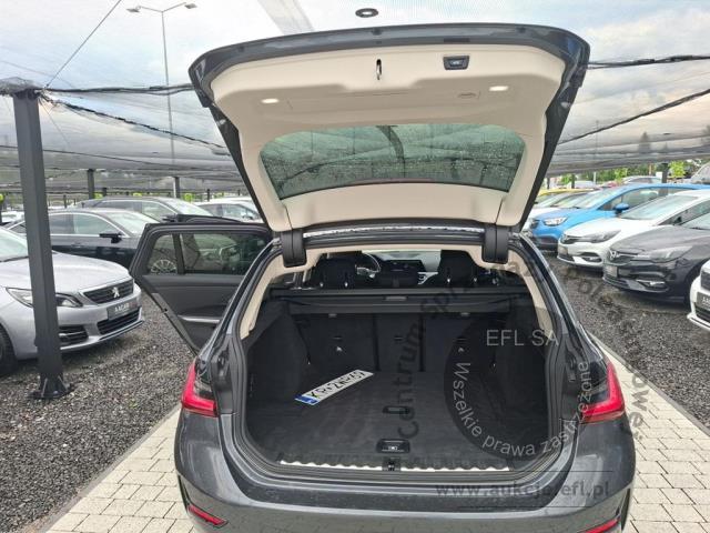 9 - BMW  Seria 3 2021r. KR2WR69 Pojazd znajduje się w firmie AACAR sp. z o.o. Kasztanowa 5, 32-400 Jawornik