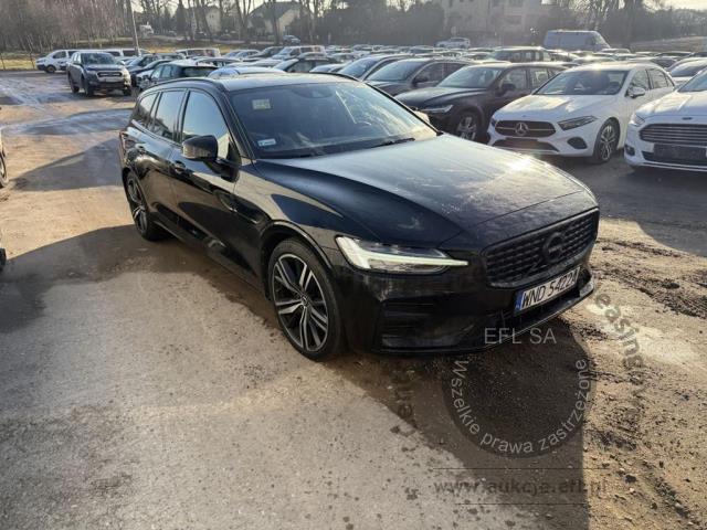 2 - Volvo V60 B4 D R-Design aut Kombi 2021r. WND5422A Pojazd znajduje się w firmie MDM AUTO sp. z o.o. ul. Zawodników 1, 80-729 Gdańsk