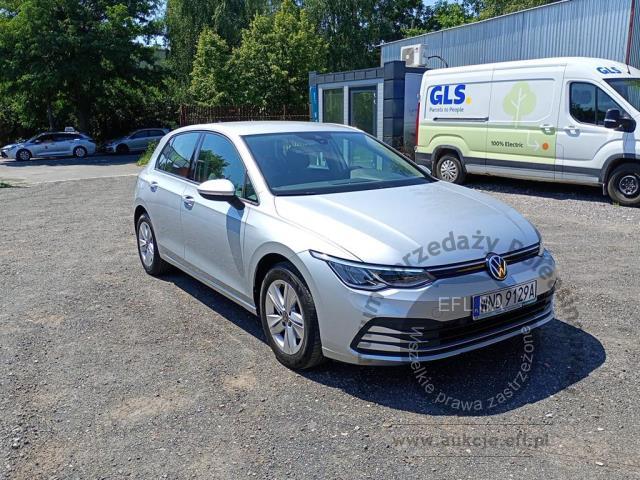 2 - Volkswagen Golf VIII 2.0 TDI Life Hatchback 2022r. WND9129A Pojazd znajduje się w firmie ARCTOS GROUP sp. z o.o. Al. Krakowska 7, 02-183 Warszawa