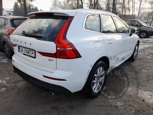 4 - VOLVO XC60 B4 B Momentum Pro aut 2020r. SK744TP Pojazd znajduje się w firmie AACAR sp. z o.o. Jawornik 90, 32-400 Myślenice