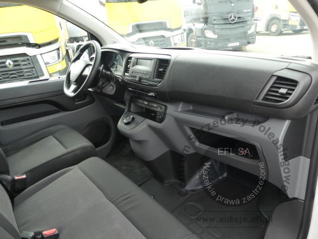 8 - CITROEN JUMPY 2.0 HDI AUTOMAT FURGON 2022r.