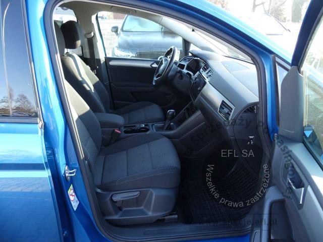 9 - Volkswagen Touran 2.0 TDI Comfortline DSG 2022r. PY15902 UWAGA!! Pojazd znajduje się w firmie AUTO MOTO CENTRUM sp. z o.o. ul. Ostrowska 328 (przy Trasie Katowickiej) 61-312 Poznań