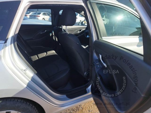 8 - Hyundai i30 1.6 D Comfort DCT 2019r. WW387SA Pojazd znajduje się w firmie ARCTOS GROUP sp. z o.o. Al. Krakowska 7, 02-183 Warszawa