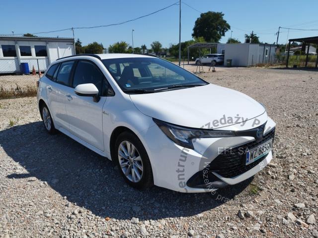3 - Toyota Corolla 1.8 Hybrid Comfort 2023r. WZ885GN Pojazd znajduje się w firmie ARCTOS GROUP sp. z o.o. Al. Krakowska 7, 02-183 Warszawa