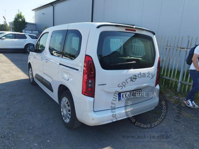 3 - Opel  Combo Life 2022r. KK74699 UWAGA!! Pojazd znajduje się w firmie ARCTOS GROUP sp. z o.o. Al. Krakowska 7, 02-183 Warszawa