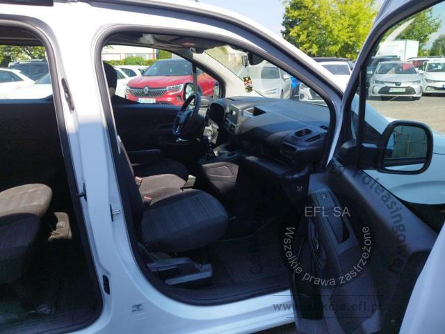 8 - Opel  Combo Life 2022r. KK74699 UWAGA!! Pojazd znajduje się w firmie ARCTOS GROUP sp. z o.o. Al. Krakowska 7, 02-183 Warszawa