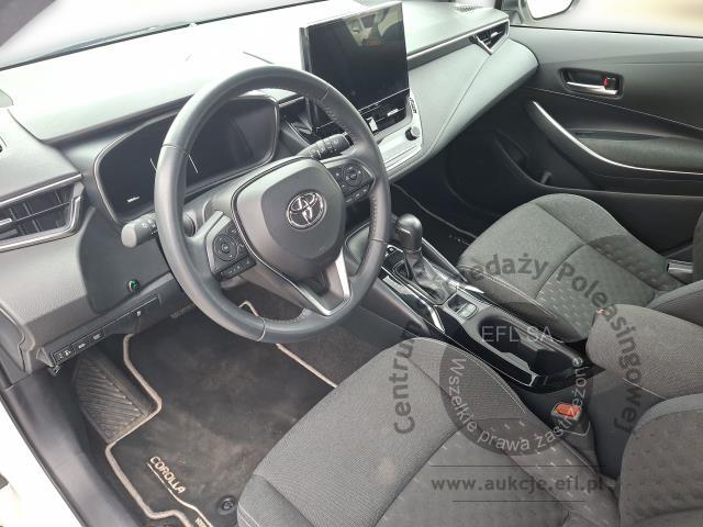 11 - TOYOTA COROLLA 1,8 VVT-I+H E-CVT 2023r.