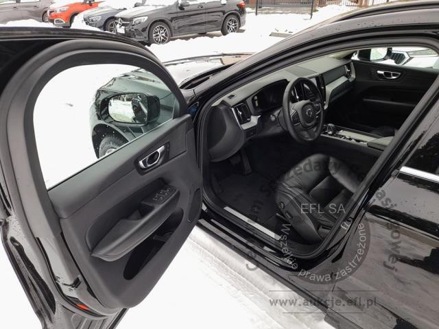 6 - Volvo  XC 60 B4 B Core aut 2022r. SK584WS Pojazd znajduje się w firmie AACAR sp. z o.o. Kasztanowa 5, 32-400 Jawornik