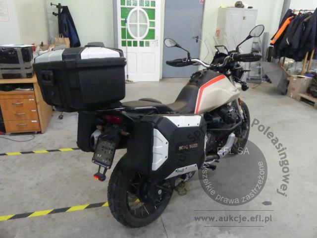 6 - MOTO GUZZI V85 TT 2021r.