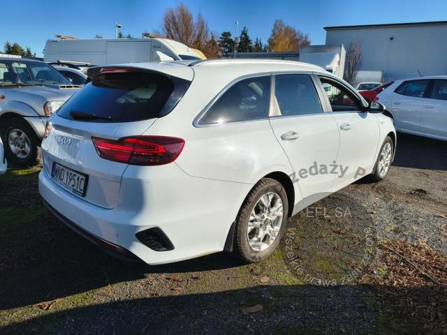 4 - Kia  Cee'd 2022r. WND1951C Pojazd znajduje się w firmie ARCTOS GROUP sp. z o.o. Al. Krakowska 7, 02-183 Warszawa