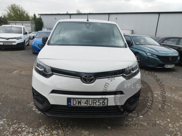 2 - Toyota Proace City 1.5 D-4D Standard  2022r. DW4UR56 Pojazd znajduje się w firmie ARCTOS GROUP sp. z o.o. Al. Krakowska 7, 02-183 Warszawa