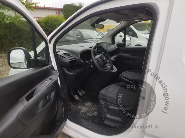 7 - Toyota Proace City 1.5 D-4D Standard  2022r. DW4UR56 Pojazd znajduje się w firmie ARCTOS GROUP sp. z o.o. Al. Krakowska 7, 02-183 Warszawa