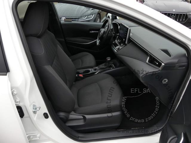6 - TOYOTA COROLLA 1.8 HYBRID LPG SEDAN 2021r.