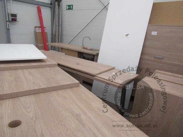 18 - Regały i meble sklepowe wg specyfikacji