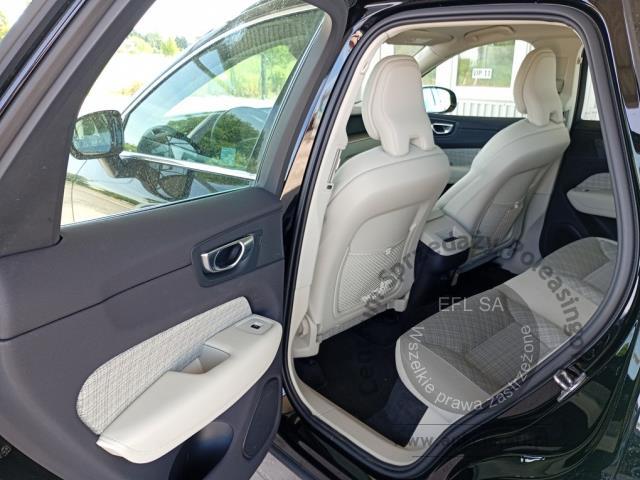 7 - Volvo XC60 B4 B Core aut 2023r. WZ320GF Pojazd znajduje się w firmie ARCTOS GROUP sp. z o.o. Al. Krakowska 7, 02-183 Warszawa