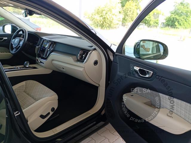 10 - Volvo XC60 B4 B Core aut 2023r. WZ320GF Pojazd znajduje się w firmie ARCTOS GROUP sp. z o.o. Al. Krakowska 7, 02-183 Warszawa