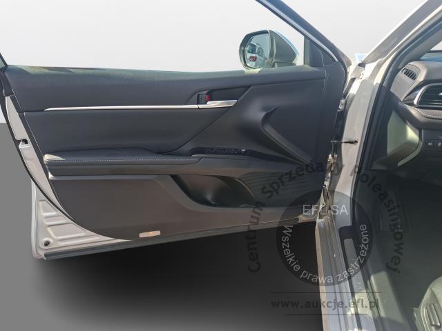 5 - TOYOTA CAMRY 2.5 HYBRID CVT PRESTIGE 2021r.