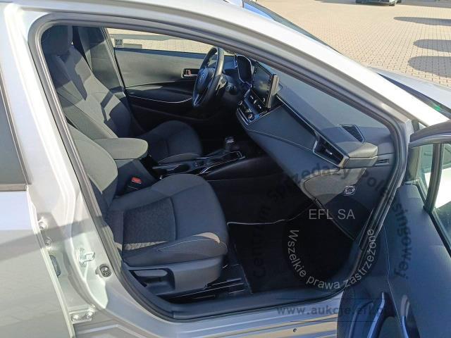 10 - Toyota Corolla 2.0 Hybrid Comfort 2021r. DW4PN02 Magnice