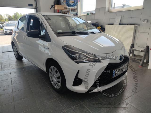 2 - Toyota Yaris Hybrid 100 Active 2018r. DW6U915 UWAGA!! Pojazd znajduje się w lokalizacji: Janki, Al. Krakowska 52, 05-090 Janki