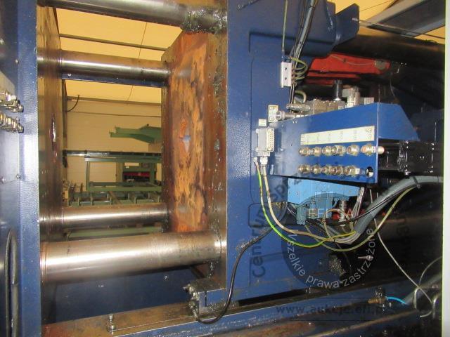 32 - Wtryskarka hydrauliczna BATTENFELD 2003r.