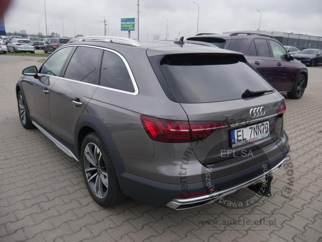 13 - AUDI A4 ALLROAD QUATTRO 2.0 TDI 2021r.