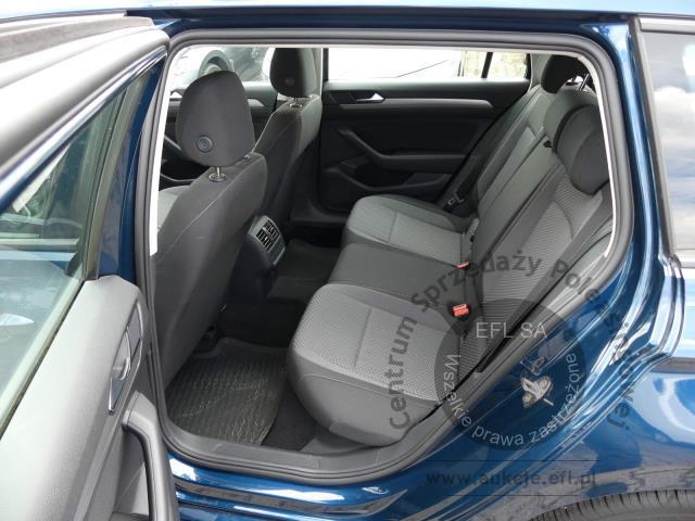 6 - Volkswagen Passat 2.0 TDI EVO Essence 2022r. PO4XG69 AUTO MOTO CENTRUM Sp. z o.o. Poznań 61-312, ul. Ostrowska  328