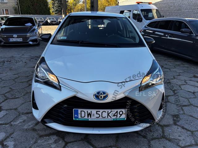 2 - Toyota Yaris Hybrid 100 Active 2018r. DW5CK49 UWAGA!! Pojazd znajduje się w lokalizacji: Katowice 40-689, Małachowskiego 16