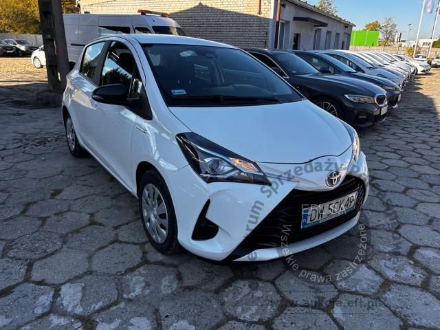 3 - Toyota Yaris Hybrid 100 Active 2018r. DW5CK49 UWAGA!! Pojazd znajduje się w lokalizacji: Katowice 40-689, Małachowskiego 16