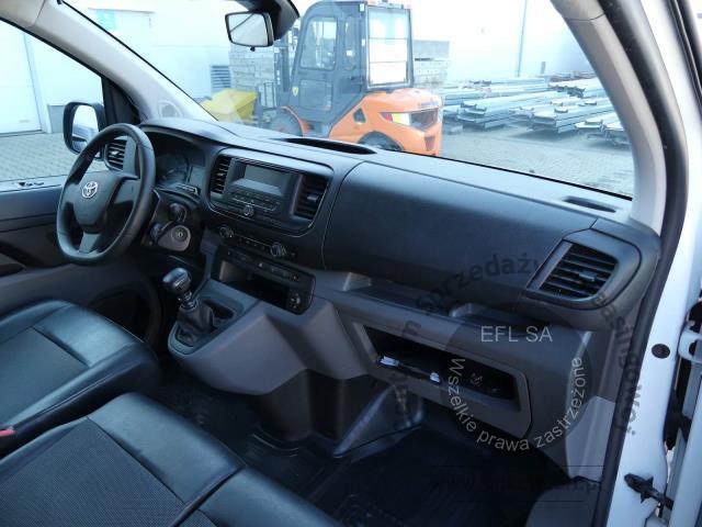 9 - Toyota Proace 2.0 D-4D Long 3,1t  2022r. DW3TC84 Magnice