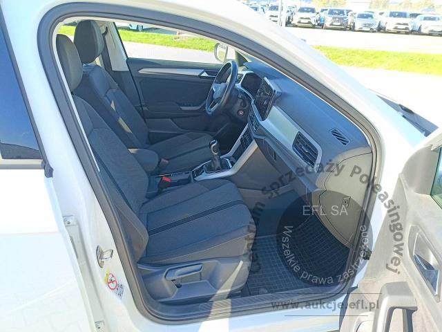 8 - Volkswagen T-ROC 1.5 TSI Life 2023r. DW9WC69 Pojazd znajduje się w firmie MDM AUTO sp. z o.o. ul. Zawodników 1, 80-729 Gdańsk