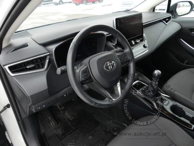5 - TOYOTA COROLLA 1.5 VVTI COMFORT SEDAN 2022r.