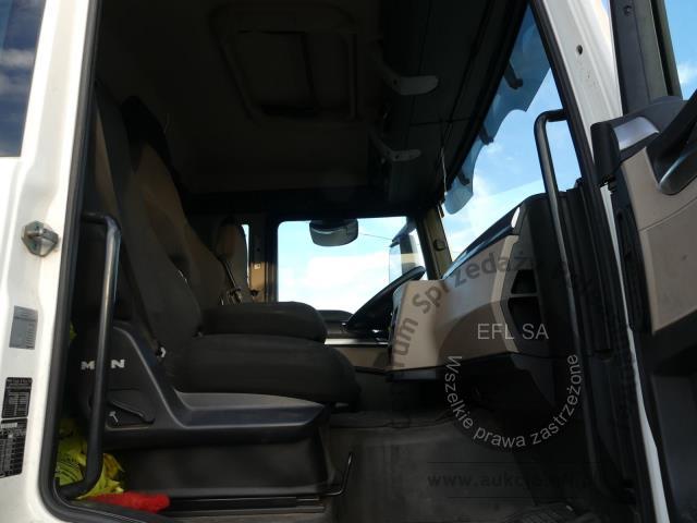 7 - MAN TGS 28.320 6X2-4 BL 2018r.