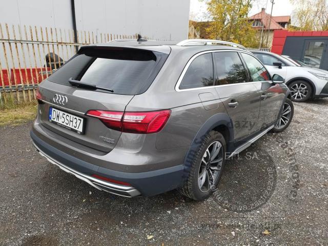 5 - Audi  A4 Allroad  2022r. DW5SH37 Pojazd znajduje się w firmie ARCTOS GROUP sp. z o.o. Al. Krakowska 7, 02-183 Warszawa