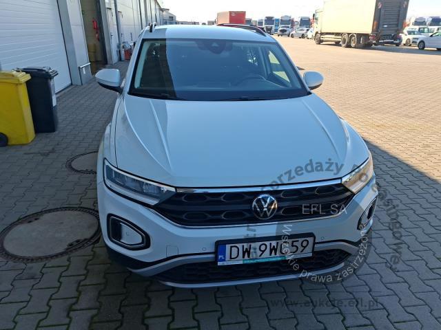 6 - Volkswagen T-ROC 1.5 TSI Life 2023r. DW9WC59 Pojazd znajduje się w firmie MDM AUTO sp. z o.o. ul. Zawodników 1, 80-729 Gdańsk