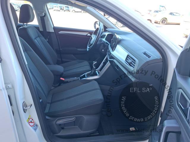 8 - Volkswagen T-ROC 1.5 TSI Life 2023r. DW9WC59 Pojazd znajduje się w firmie MDM AUTO sp. z o.o. ul. Zawodników 1, 80-729 Gdańsk