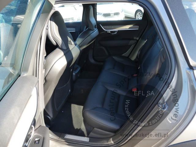 8 - Volvo V90 CC B4 D AWD Pro 2021r. WW048SM Magnice