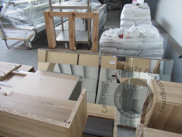 13 - Regały i meble sklepowe wg specyfikacji