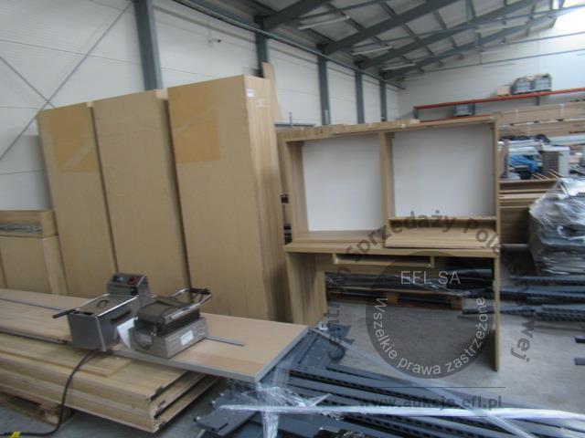 24 - Regały i meble sklepowe wg specyfikacji