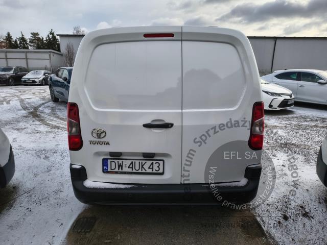 3 - Toyota Proace City 1.5 D-4D Standard  2022r. DW4UK43 Pojazd znajduje się w firmie ARCTOS GROUP sp. z o.o. Al. Krakowska 7, 02-183 Warszawa