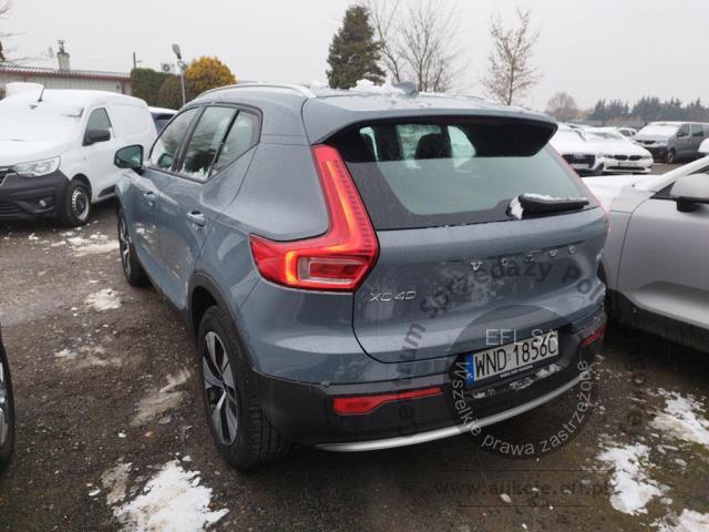 2 - Volvo  XC40 B3 Core 2022r. WND1856C Pojazd znajduje się w firmie ARCTOS GROUP sp. z o.o. Al. Krakowska 7, 02-183 Warszawa