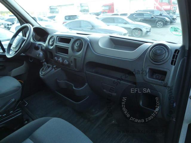 20 - RENAULT MASTER ZABUDOWA GASTRONOMICZNA 2015r.