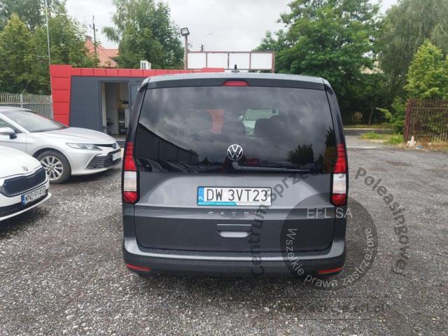 5 - Volkswagen  Caddy  2023r. DW3VT23 Pojazd znajduje się w firmie ARCTOS GROUP sp. z o.o. Al. Krakowska 7, 02-183 Warszawa
