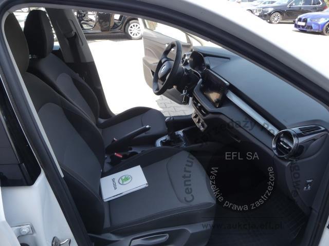 12 - Skoda Fabia 1.0 Ambition Hatchback 2023r. DW2VY63 Magnice