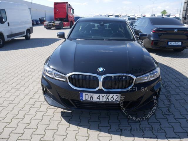 5 - BMW 318i Automat Sedan 2024r. DW4YX62  Pojazd znajduje się w firmie ARCTOS GROUP sp. z o.o. Al. Krakowska 7, 02-183 Warszawa