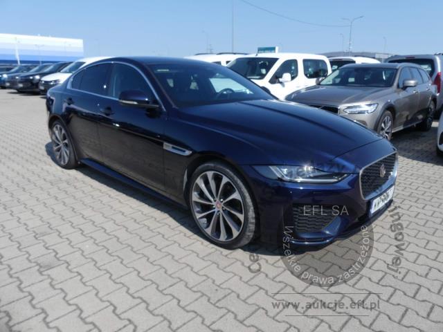 2 - JAGUAR XE R-DYNAMIC 2.0 4X4 MHEV  2023r.